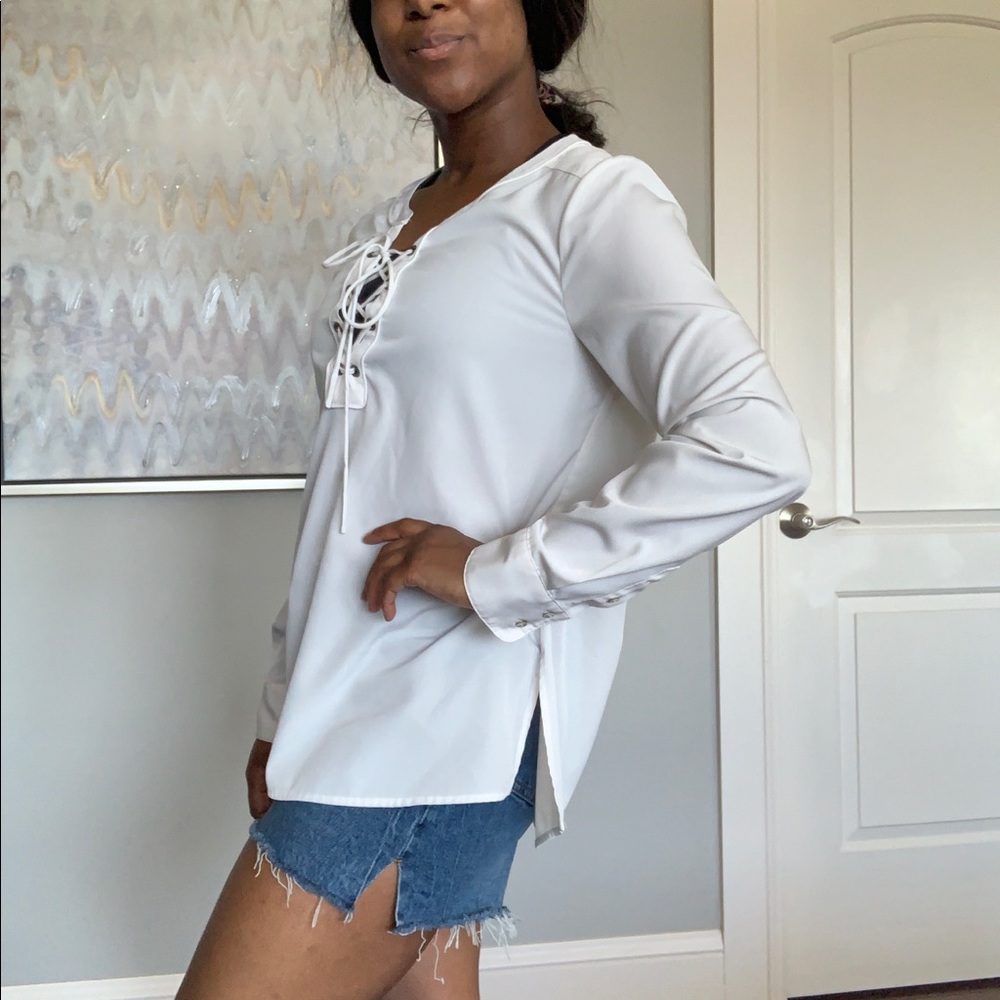 White blouse - Picture 4 of 8